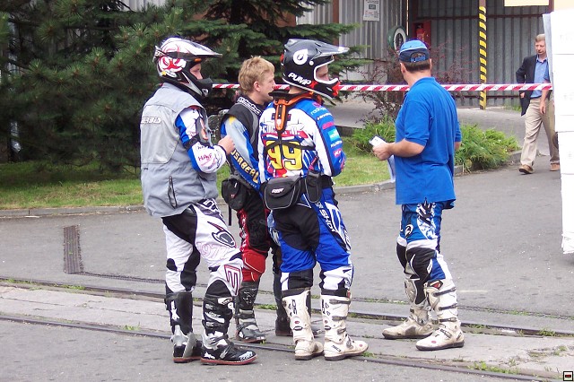 img00004.jpg