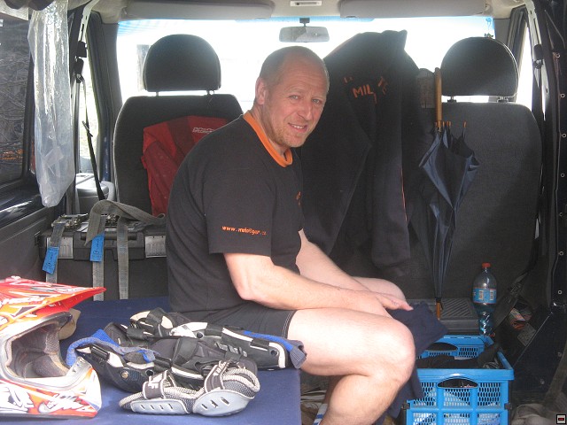 img00064.jpg