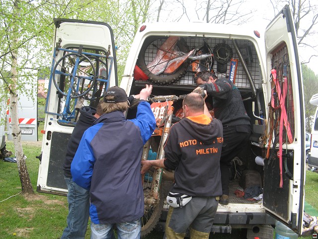 img00105.jpg