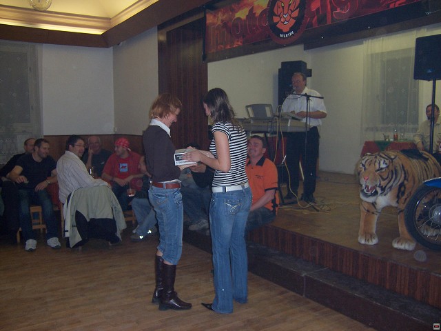img00077.jpg