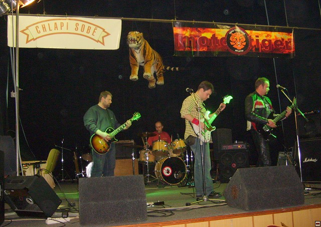 img00004.jpg