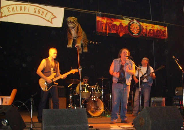 img00007.jpg