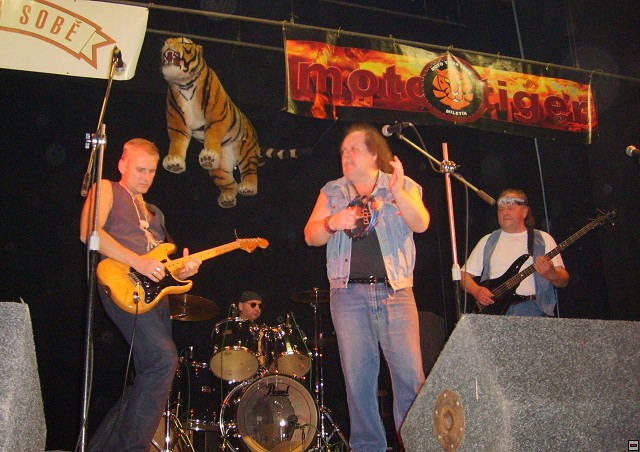 img00009.jpg