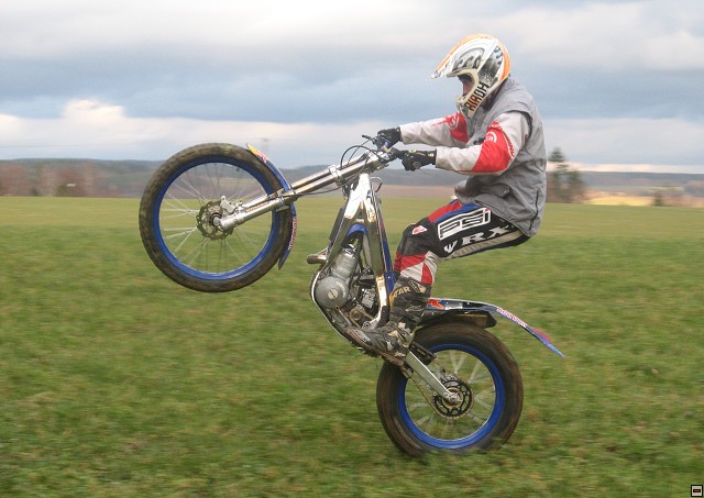 img00004.jpg