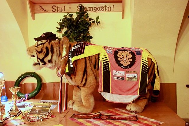 img00002.jpg
